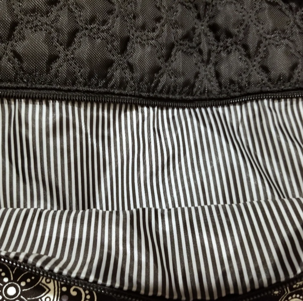 Thirty-one garment bag black white